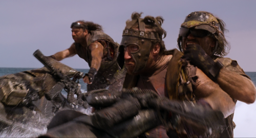 Waterworld.1995.BluRay.2160p.x265.10bit.HDR.5Audios.mUHD-FRDS.mkv_20240726_214533.834.png