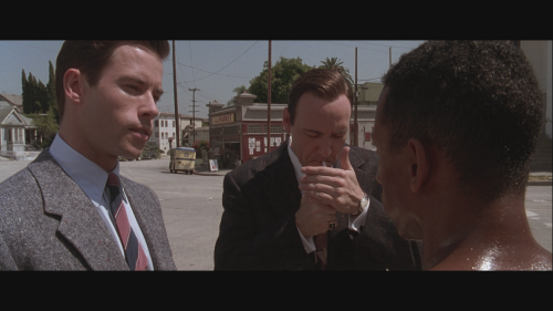 L-A-Confidential-1997-USA-BluRay-Remux-VC-1-1080p-TrueHD5.1-CHD.mkv_20240825_165344.914.png