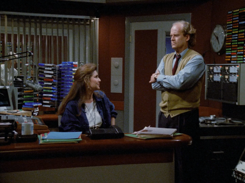 Frasier.S01E01.1080p.BluRay.FLAC2.0.H.264 BTN.mkv 1