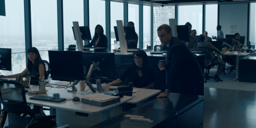 WeCrashed-2022-S01E01-2160p-ATVP-WEB-DL-Hybrid-H265-DV-HDR10-DDP-Atmos-5.1-English---HONE.mkv_20250425_120451.003.png