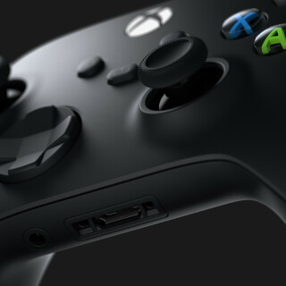 06-xbox2020_cntlr_tiltedports_mkt_16x9_rgb__resized