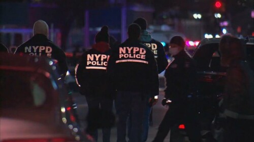 police-shot-nypd-new-york-01-abc-jt-220121_1642813383954_hpEmbed_16x9_992.jpeg